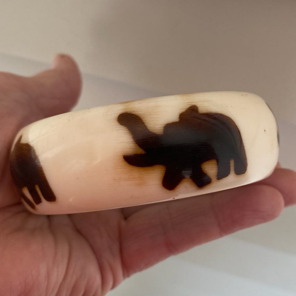 Elephant Motif Bangle Bracelet - Picture 6 of 7